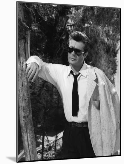 Marcello Mastroianni, La Dolce Vita, Federico Fellini, 1960 (b/w photo) (b/w photo)-null-Mounted Photo