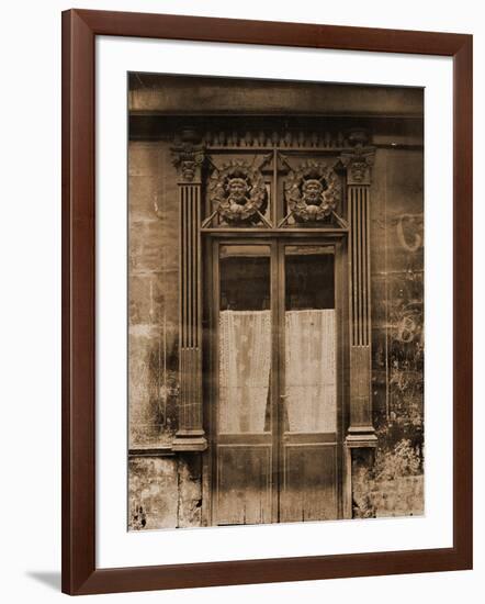 Marchand de Vins, Rue Charles V-Eug?ne Atget-Framed Photographic Print