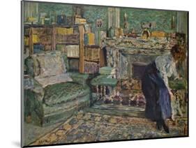 'Marguerite Chapin in Her Apartment with Her Dog', 1910-Edouard Vuillard-Mounted Giclee Print