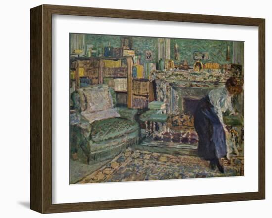 'Marguerite Chapin in Her Apartment with Her Dog', 1910-Edouard Vuillard-Framed Giclee Print