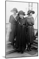 Marie Curie with Her Daughters-Science Source-Mounted Giclee Print