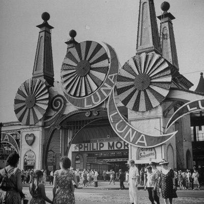 Entrance to the Luna Amusement Pavilion at Coney Island Amusement Park