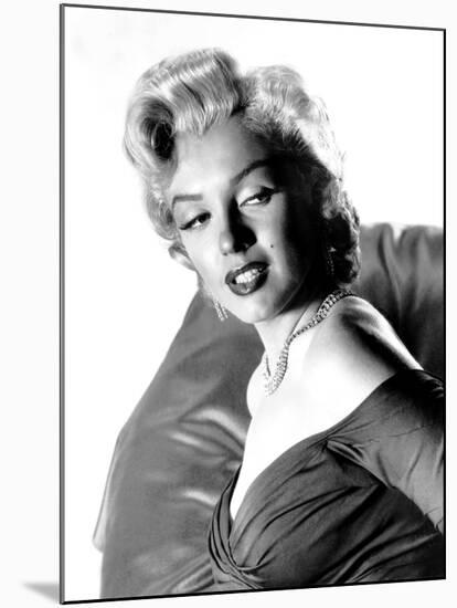 Marilyn Monroe, 1952-null-Mounted Photo