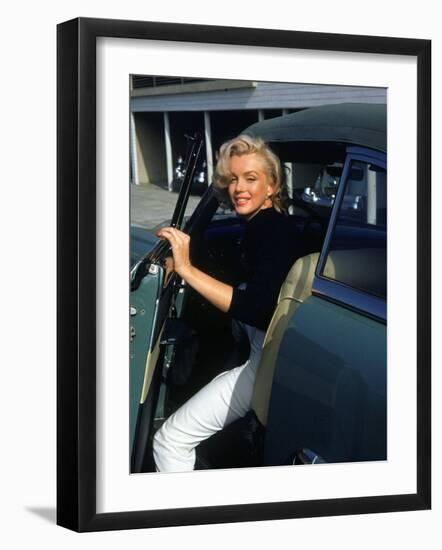 Marilyn Monroe Getting Out of a Car-Alfred Eisenstaedt-Framed Premium Photographic Print