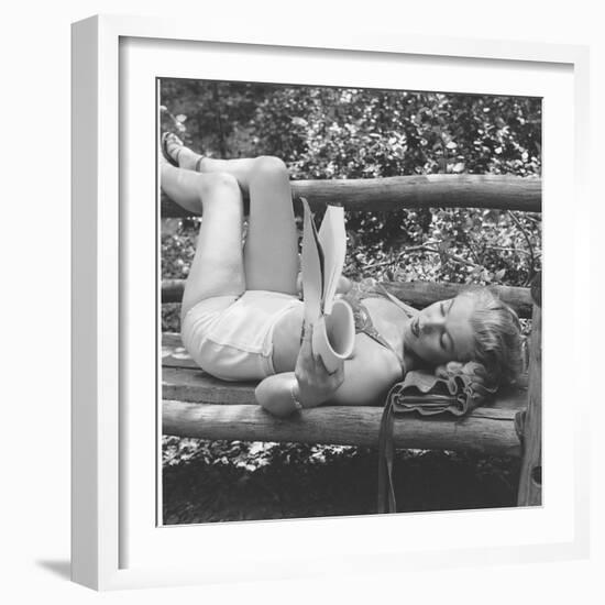 Marilyn Monroe in California-Ed Clark-Framed Premium Photographic Print