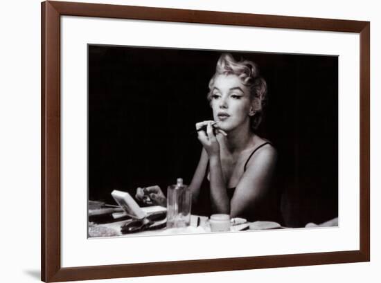 Marilyn Monroe (in the mirror)-null-Framed Poster