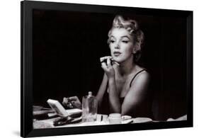 Marilyn Monroe (in the mirror)-null-Framed Poster