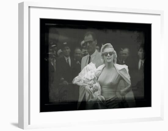 Marilyn Monroe IX-British Pathe-Framed Giclee Print