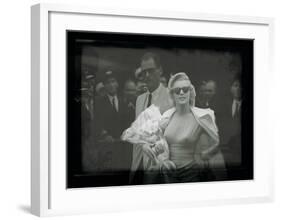 Marilyn Monroe IX-British Pathe-Framed Giclee Print