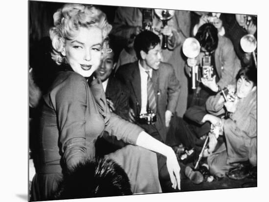 Marilyn Monroe Surronded by Photographers C. 1955-null-Mounted Photo