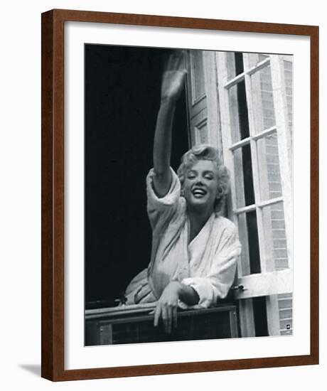 Marilyn Monroe V-British Pathe-Framed Giclee Print