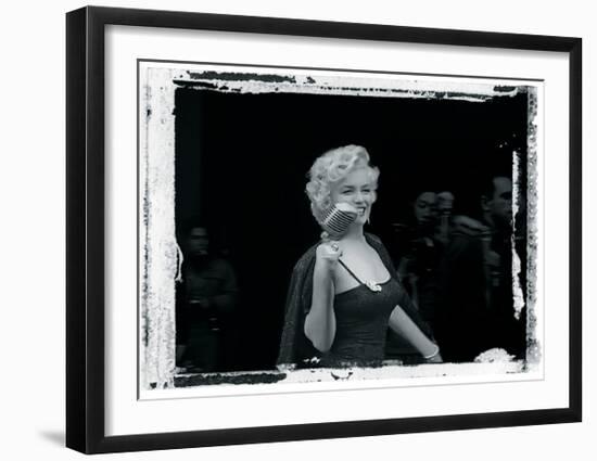 Marilyn Monroe VII-British Pathe-Framed Giclee Print