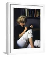 Marilyn Monroe Writing at Home-Alfred Eisenstaedt-Framed Premium Photographic Print