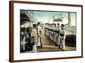 Marineleben, Bewaffnete Soldaten Auf Dem Schiff-null-Framed Giclee Print