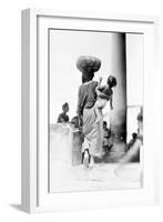 Market in Tehuantepec, Mexico, 1929-Tina Modotti-Framed Giclee Print