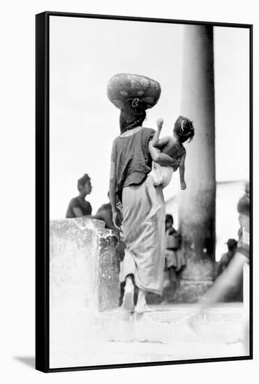 Market in Tehuantepec, Mexico, 1929-Tina Modotti-Framed Stretched Canvas