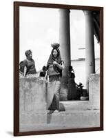 Market in Tehuantepec, Mexico, 1929-Tina Modotti-Framed Photographic Print