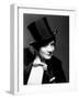 Marlene Dietrich, 1930-null-Framed Photographic Print