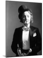 Marlene Dietrich, 1930-null-Mounted Photographic Print