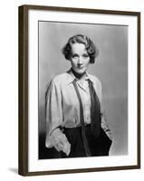 Marlene Dietrich, 1932-null-Framed Photographic Print