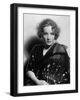 Marlene Dietrich, 1932-null-Framed Photographic Print