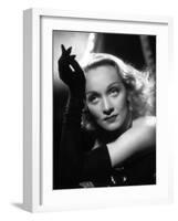 Marlene Dietrich, 1934-null-Framed Photographic Print