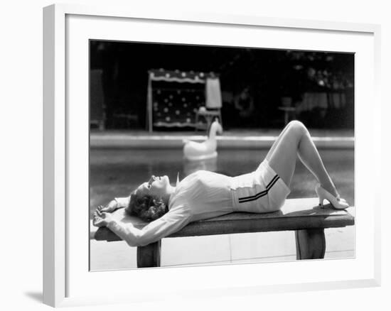 Marlene Dietrich, 1935-null-Framed Photographic Print