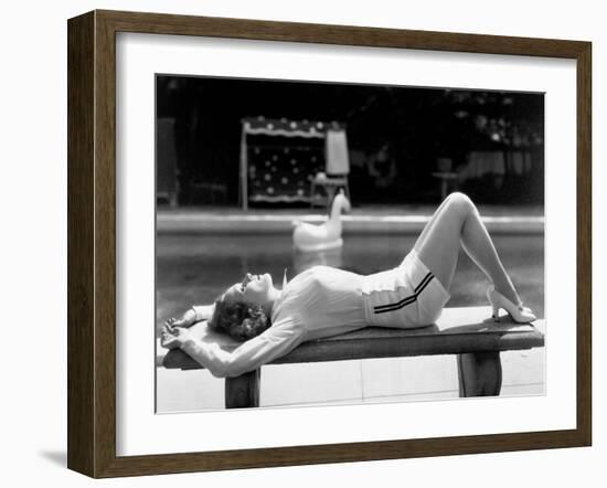 Marlene Dietrich, 1935-null-Framed Photographic Print