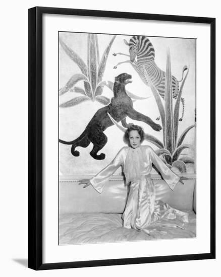 Marlene Dietrich, 1935-null-Framed Photographic Print