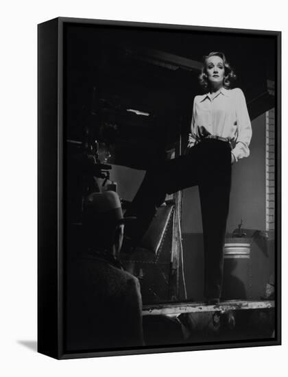 Marlene Dietrich, 1942-null-Framed Stretched Canvas