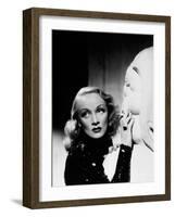 Marlene Dietrich, 1947-null-Framed Photographic Print