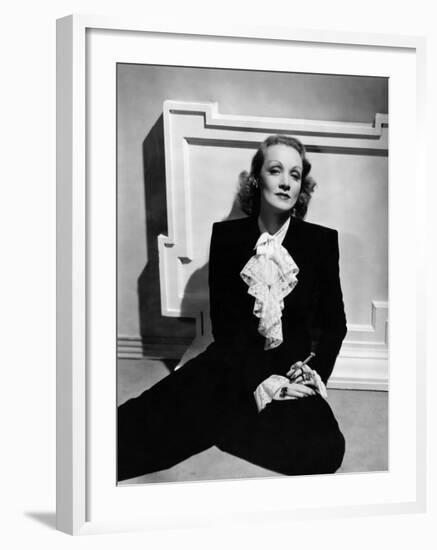 Marlene Dietrich, Early 1940s-null-Framed Photo