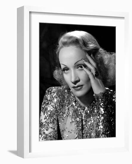 Marlene Dietrich-null-Framed Photo