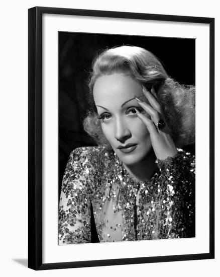 Marlene Dietrich-null-Framed Photo