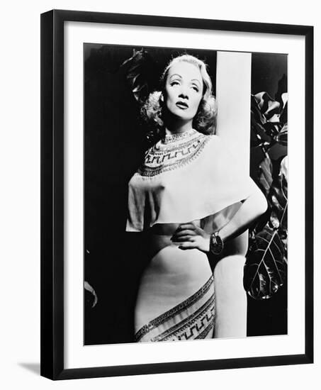 Marlene Dietrich-null-Framed Photo