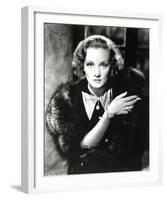 Marlene Dietrich-null-Framed Photo