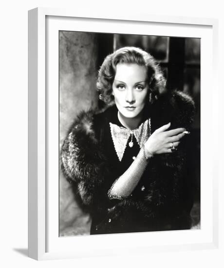 Marlene Dietrich-null-Framed Photo