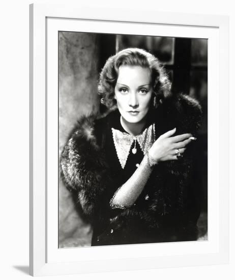 Marlene Dietrich-null-Framed Photo