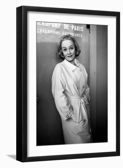 Marlene Dietrich-null-Framed Photo