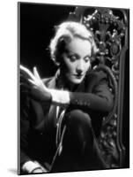 Marlene Dietrich-null-Mounted Photographic Print