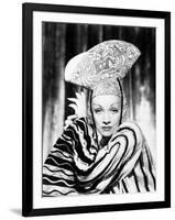 Marlene Dietrich-null-Framed Photographic Print