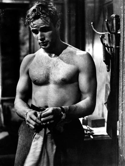 Keith proslavio 78. rođendan: Zašto je još uvijek živ? - Page 4 Marlon-brando-movie-scene-with-man-topless-in-black-and-white_u-L-Q116XEX0