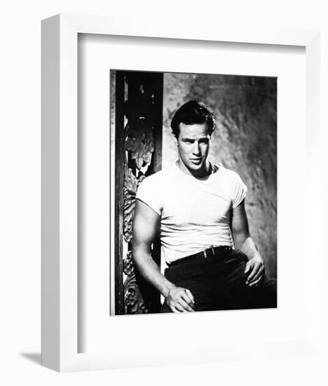 Marlon Brando-null-Framed Photo