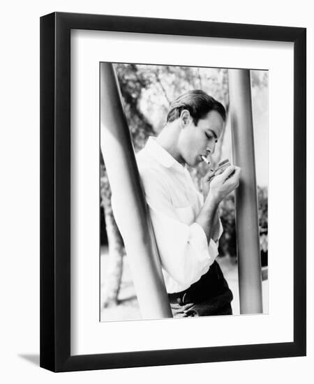 Marlon Brando-null-Framed Premium Photographic Print