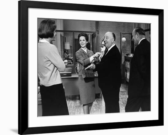 MARNIE, 1964 directed by ALFRED HITCHCOCK On the set, Tippi Hedren and Alfred Hitchcok (b/w photo)-null-Framed Photo
