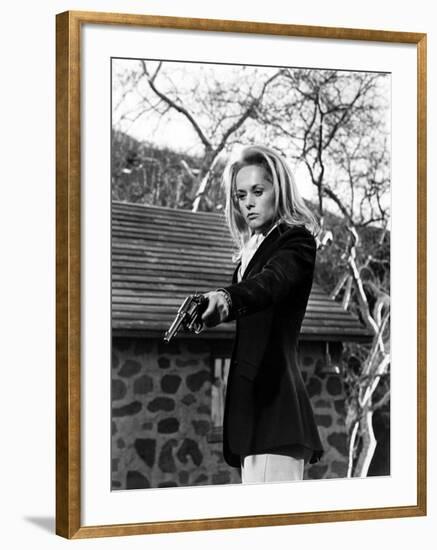 MARNIE, 1964 directed by ALFRED HITCHCOCK Tippi Hedren (b/w photo)-null-Framed Photo