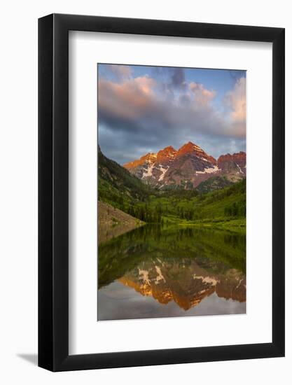 Maroon Bells reflect into calm Maroon Lake near Aspen, Colorado, USA-Chuck Haney-Framed Photographic Print