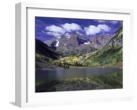 Maroon Lake and Autumn Foliage, Maroon Bells, CO-David Carriere-Framed Premium Photographic Print