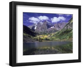 Maroon Lake and Autumn Foliage, Maroon Bells, CO-David Carriere-Framed Photographic Print