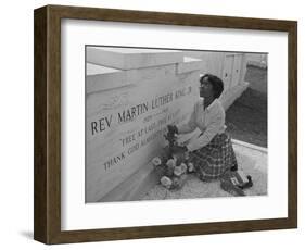 Martin Luther King Jr Grave 1969-BJ-Framed Photographic Print